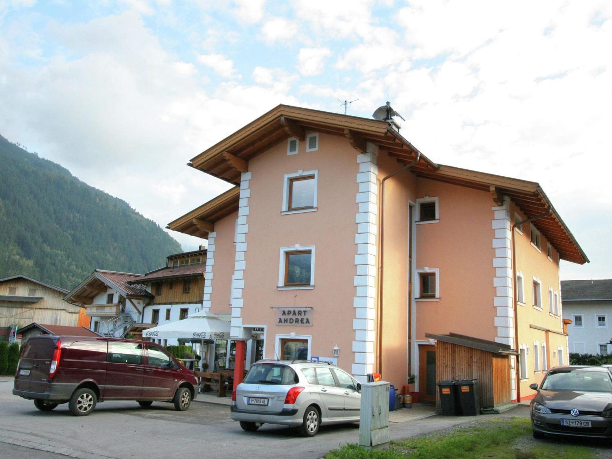 Charming Apartment In Uderns With Balcony Exterior photo